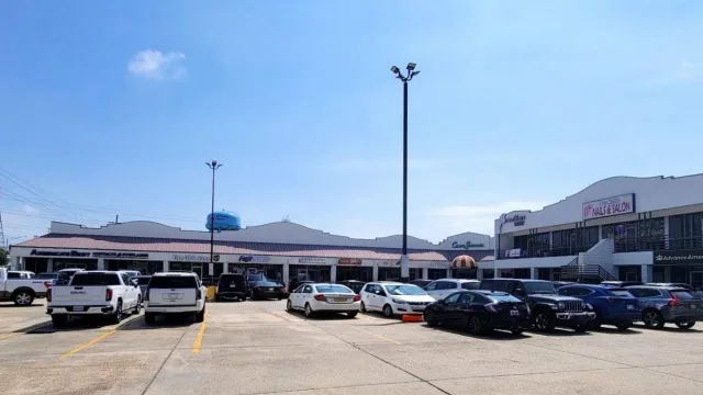 8814 Suite 21&22 Veterans, Metairie La. 70003